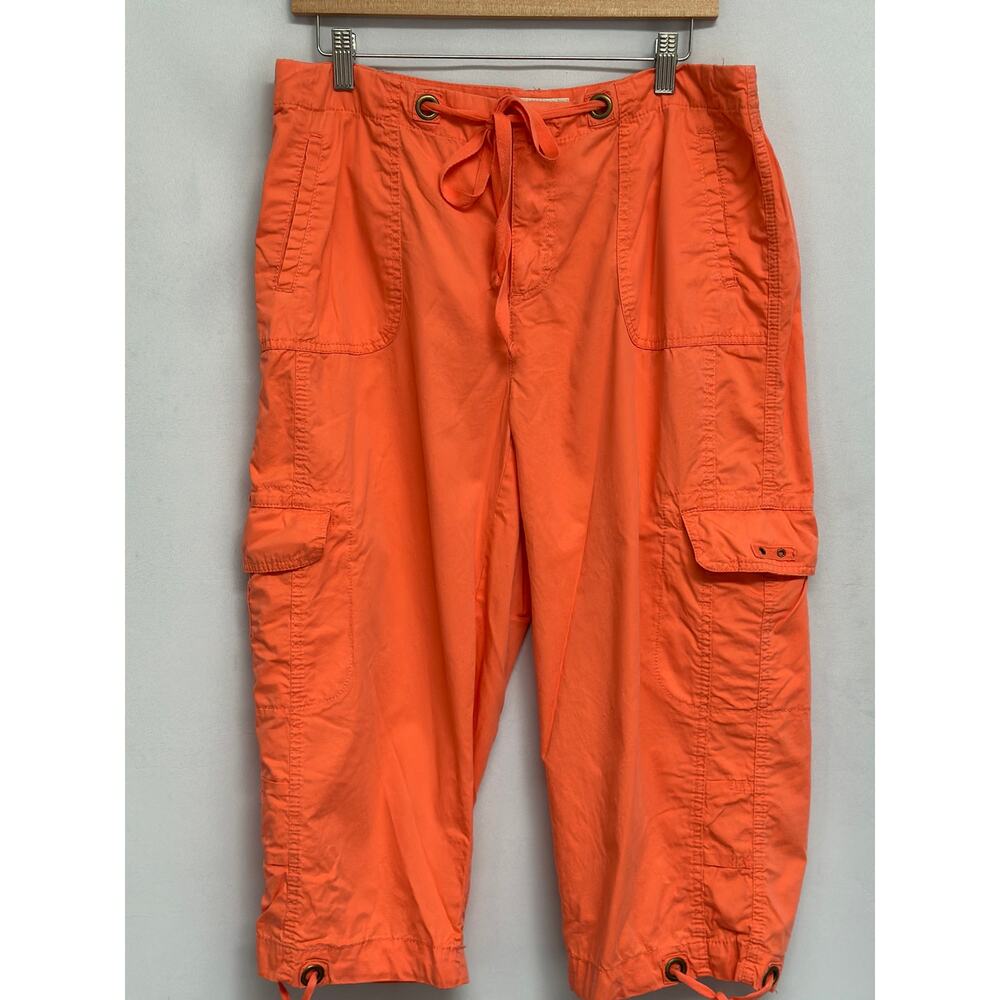 Women’s St. John’s Bay Coral Cargo Capris Size 14W